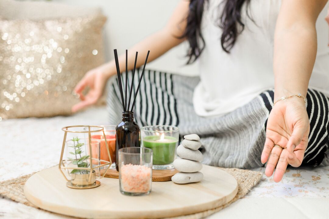 La meditazione riduce i pensieri sul tabacco, che aiuta ad abbandonare una cattiva abitudine
